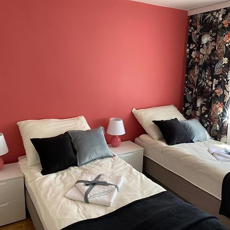 Przytulny Dom Pod Jabloniami Przy Targach Kielce Villa Dış mekan fotoğraf