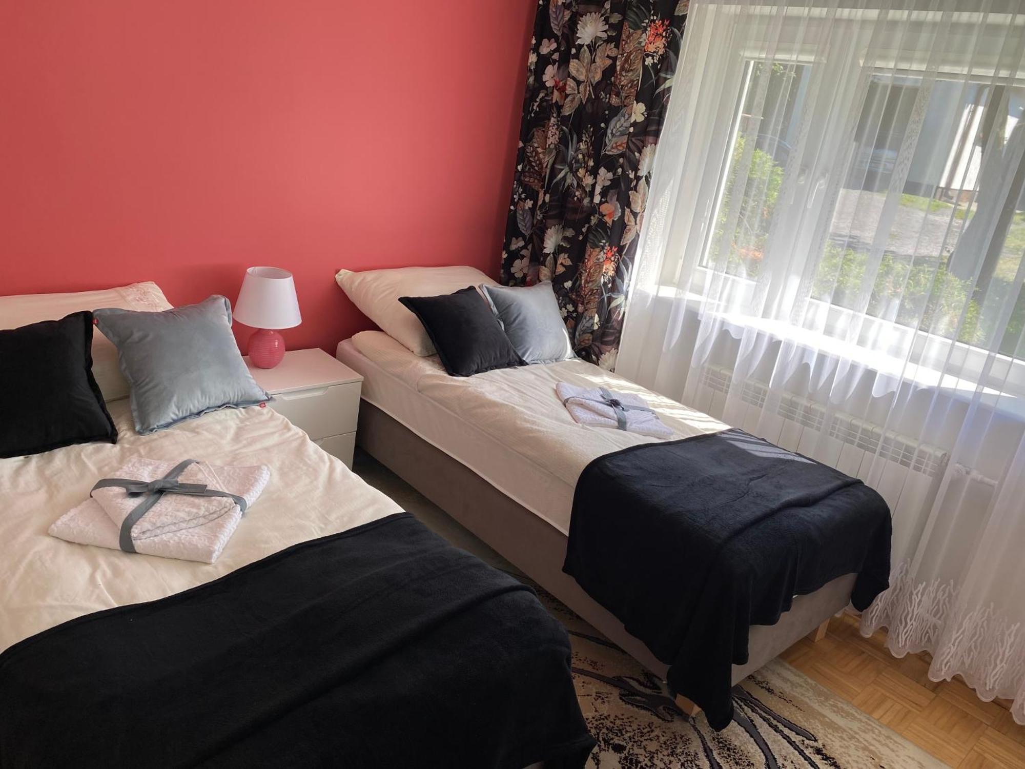 Przytulny Dom Pod Jabloniami Przy Targach Kielce Villa Dış mekan fotoğraf